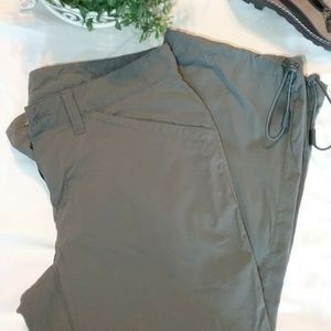 Eddie Bauer Capri Pants